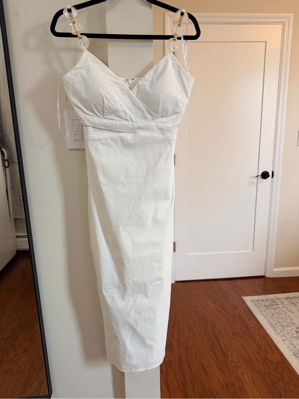 GUESS White Cocktail Dress with V-Neck